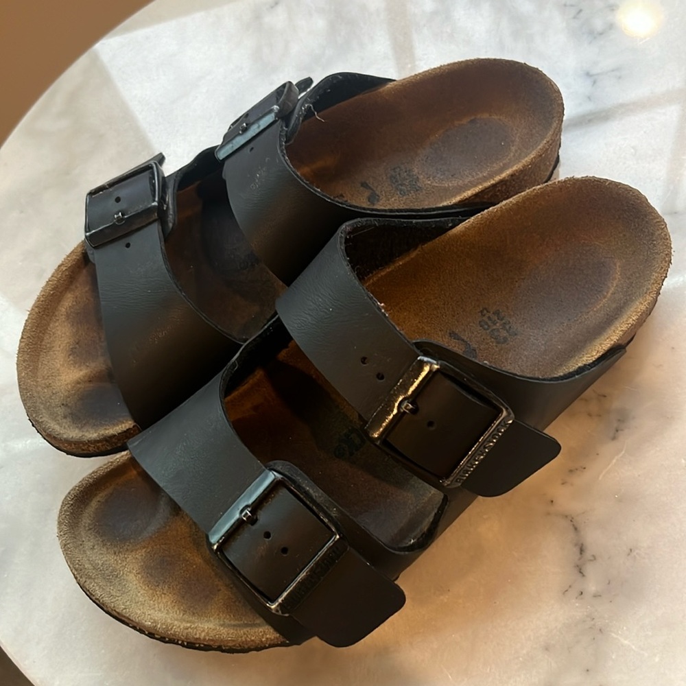 Birkenstocks black size 33 unisex